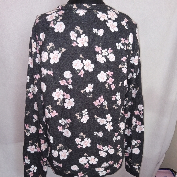 Victoria's Secret Black and Pink Floral Sweater - Picture 8 of 9
